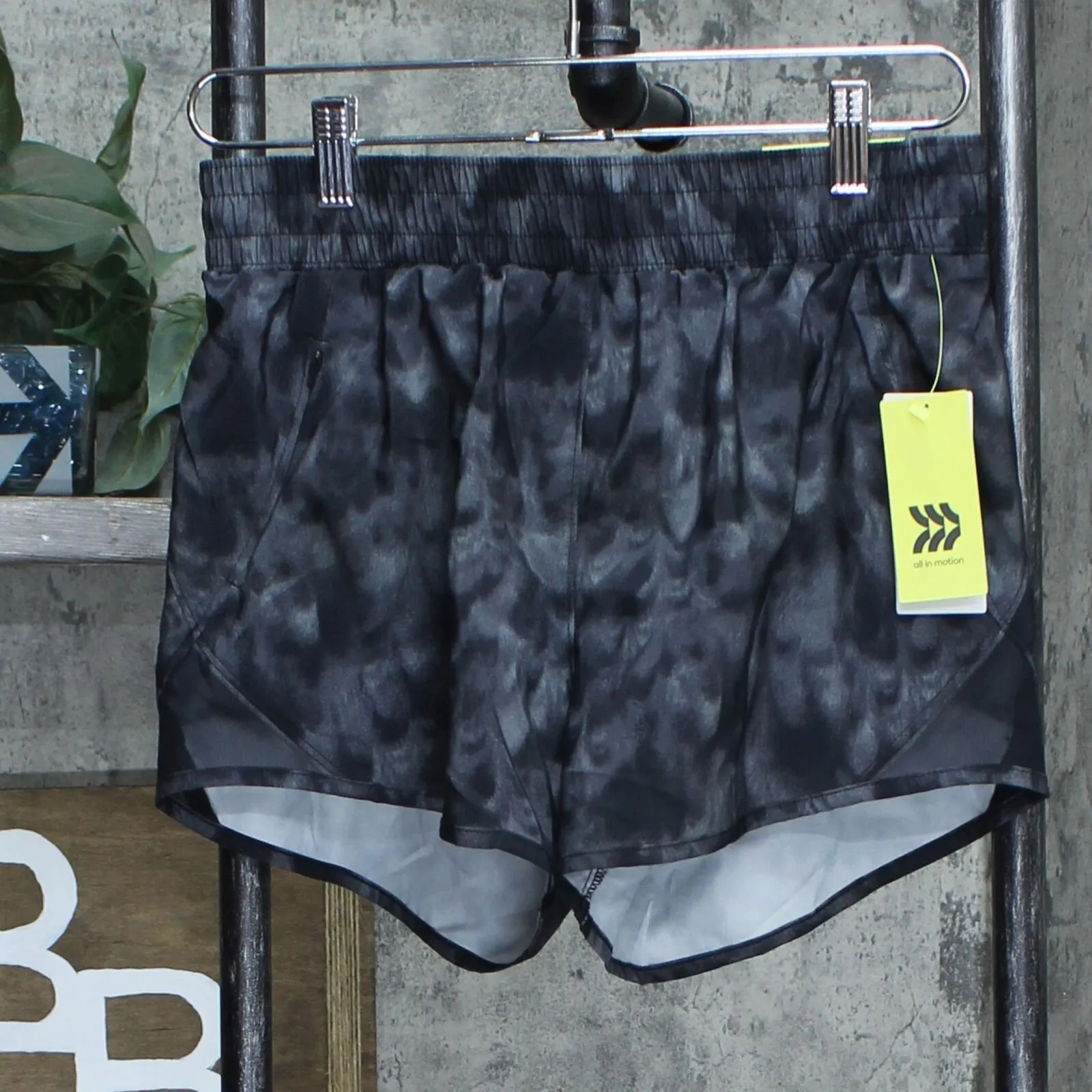 All In Motion Women's Mid-Rise Run Shorts 3"