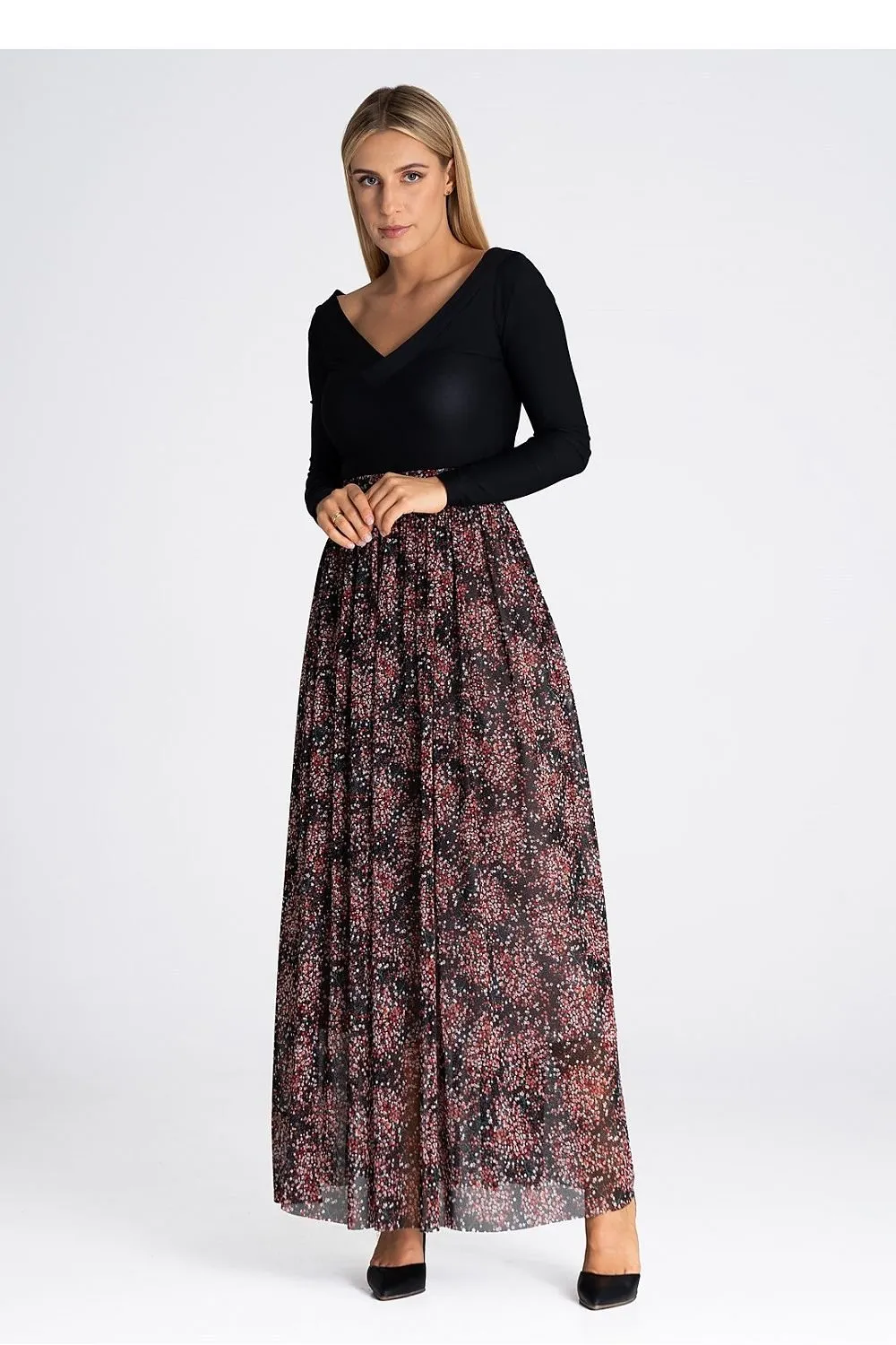 Elegant long flared striking fabric skirt