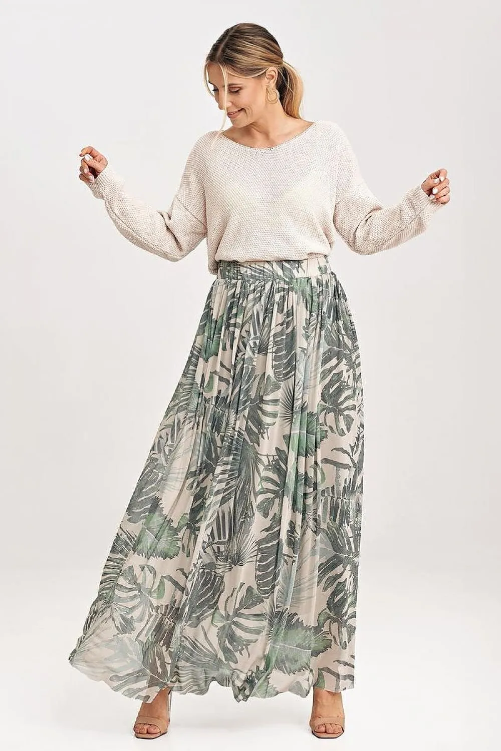 Elegant long flared striking fabric skirt