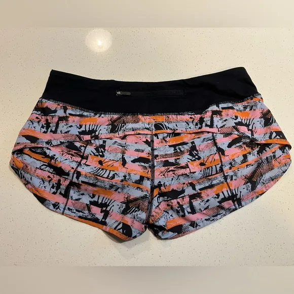 Lululemon Speed Up Short 2.5&quot; in Inversion Multi / Black Size 8