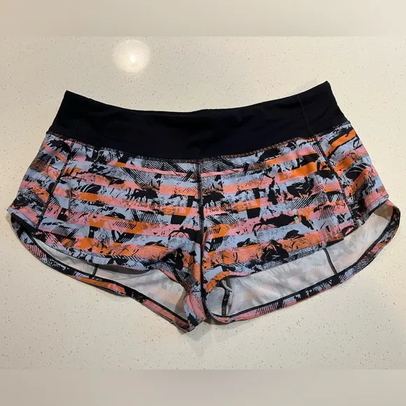 Lululemon Speed Up Short 2.5&quot; in Inversion Multi / Black Size 8