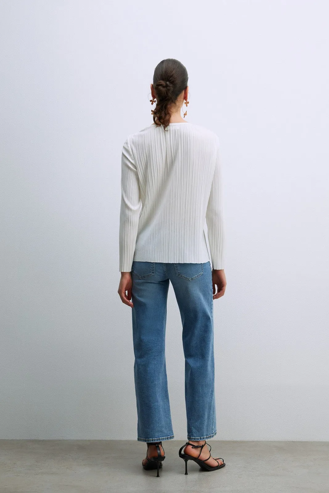 Romantic Ls Pleat Top - Ecru