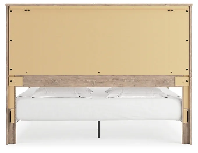 Senniberg King Panel Bed with Mirrored Dresser and Nightstand