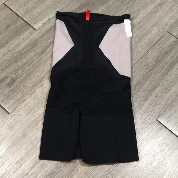 SPANX OnCore High Waist Mid-Thigh Black Shaper Shorts size S