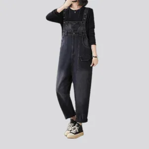 Stonewashed women's denim bib