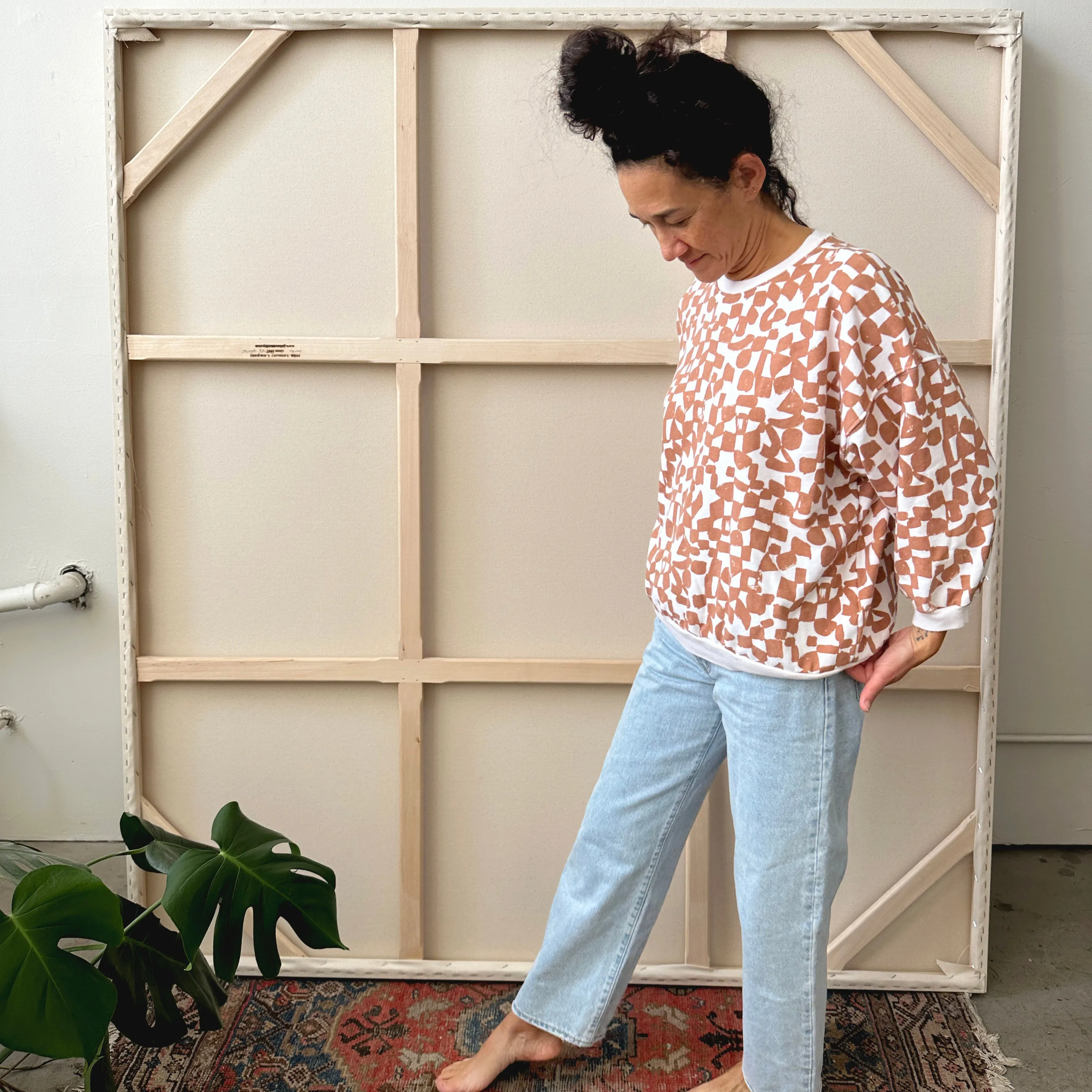 The Stevie Sweatshirt - Checks in Amber & Bare