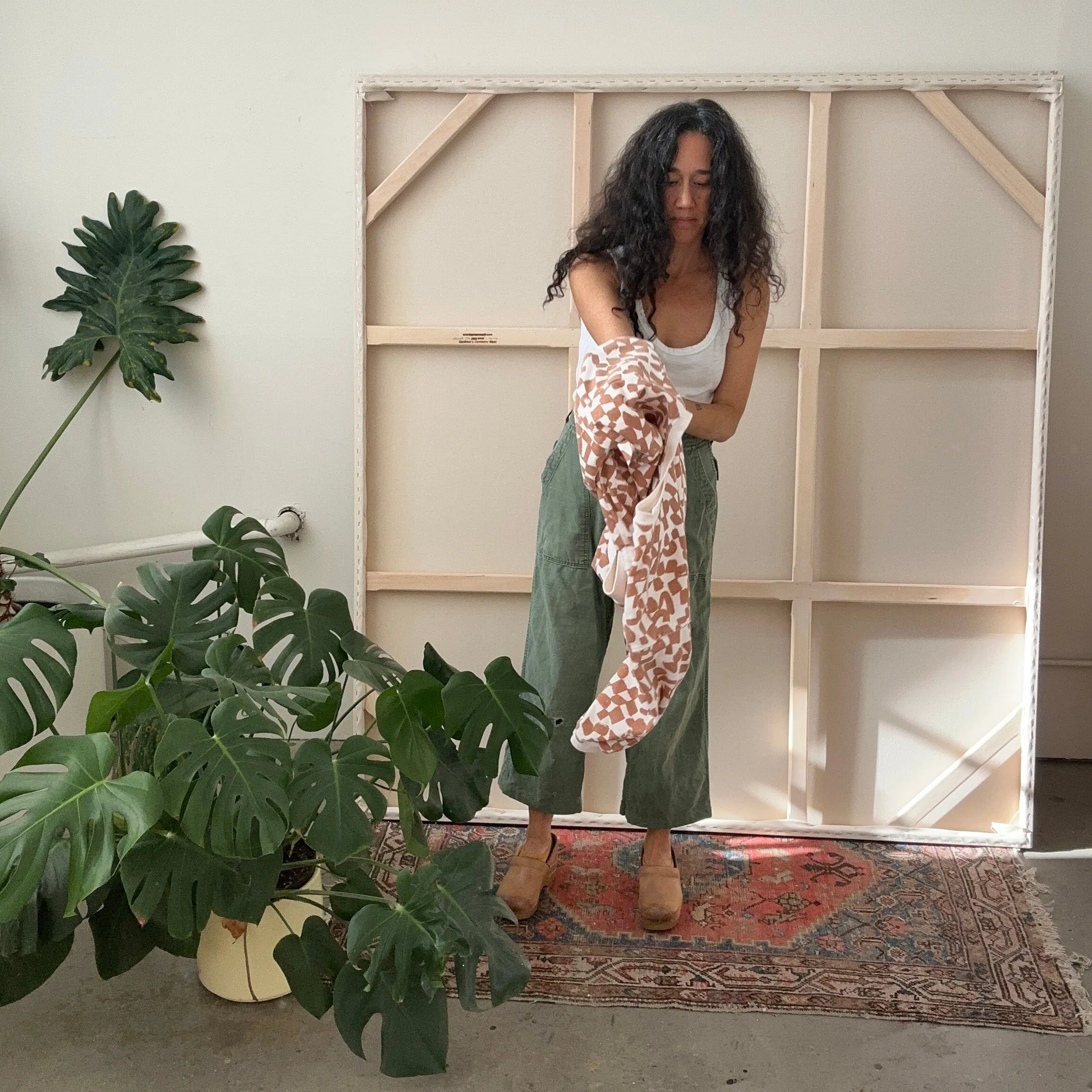 The Stevie Sweatshirt - Checks in Amber & Bare
