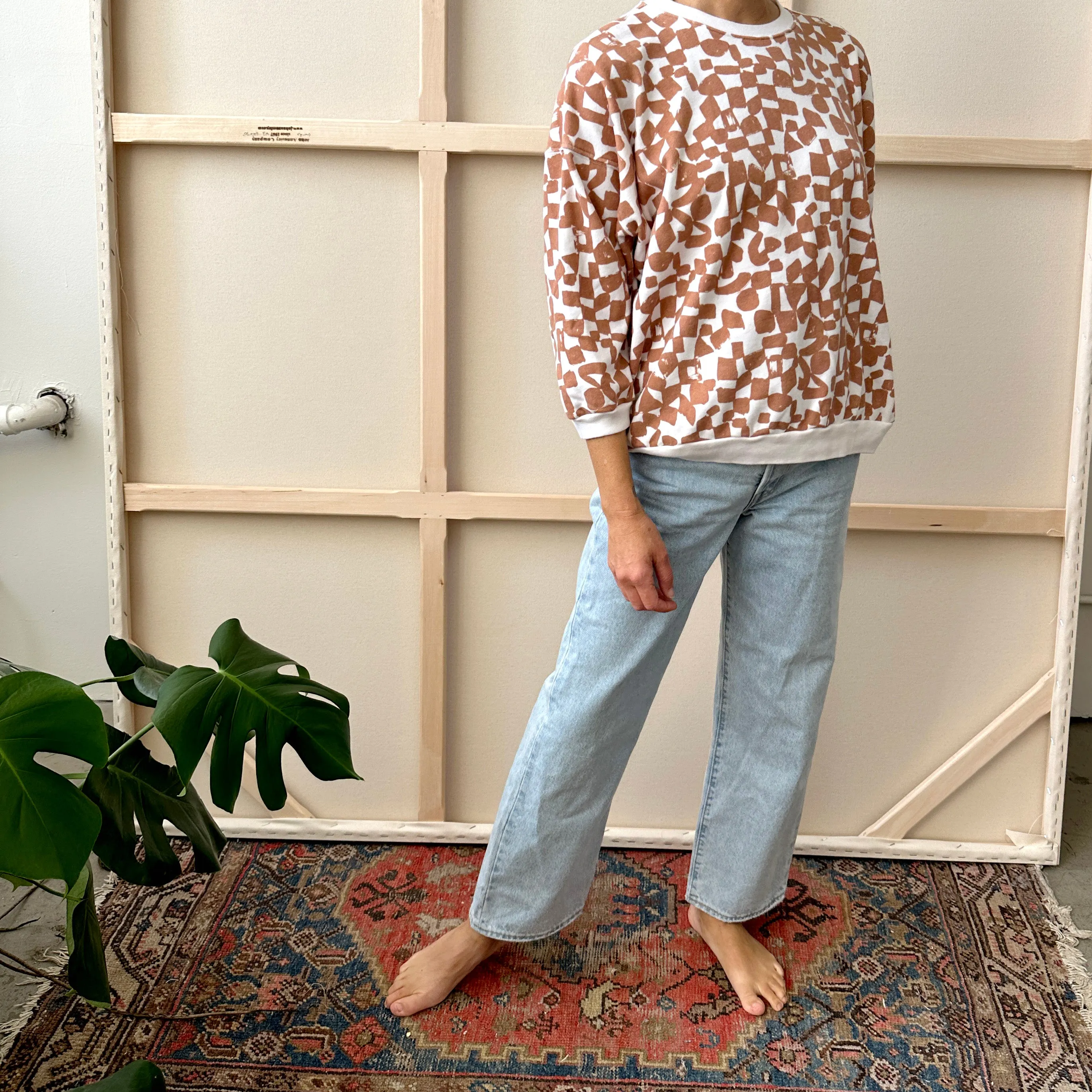 The Stevie Sweatshirt - Checks in Amber & Bare