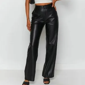 Vintage High-Waisted Faux Leather Pants – Loose Fit with Comfortable Elastic Waist