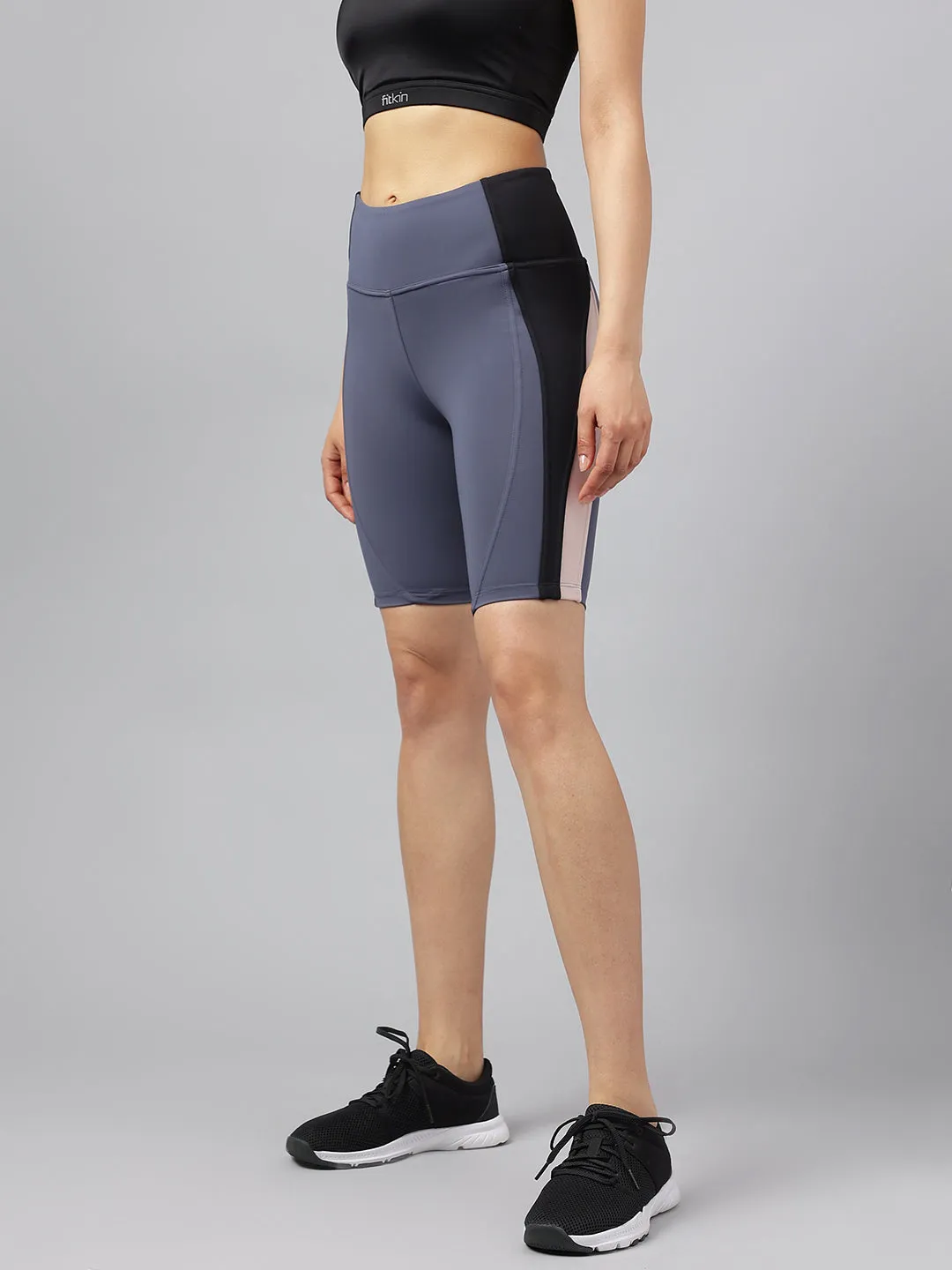 Women colorblock high rise shorts