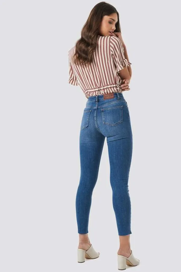 Women Mid-Rise Clean Look Stretchable Cropped Jeans