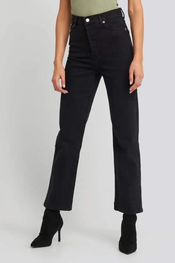 Women Skinny Fit Mid-Rise Clean Look Stretchable Cropped Jeans